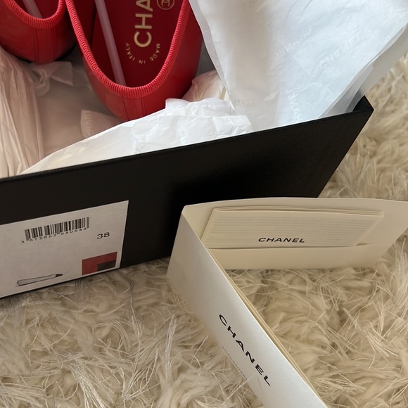 JUST PURCHASED FROM PARIS CHANEL 31 RUE CAMBON RED BALLERINA FLATS 38 W/ RECEIPT - Picture 4 of 7